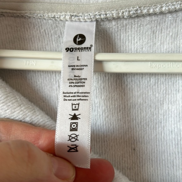 90 degrees asymmetrical sweater - Picture 7 of 7